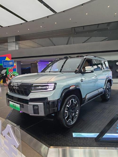 重庆227比亚迪方程豹硬派越野的爆款，英菲尼迪35周年与你共成长